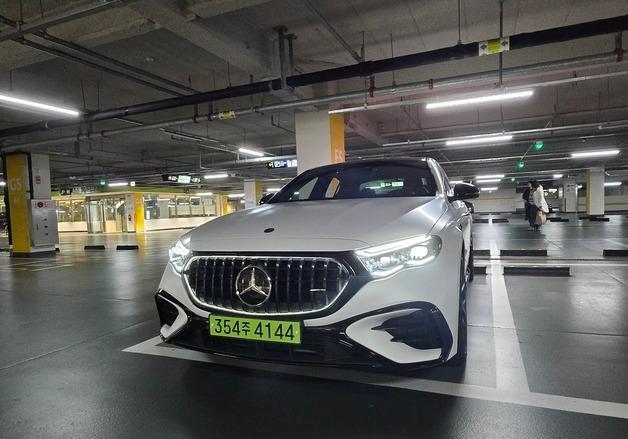 전기차·내연기관 감성 동시에…벤츠 AMG E 53 하이브리드[시승기] 