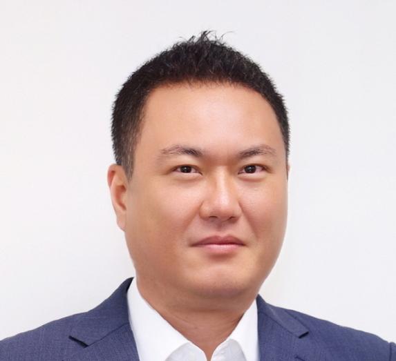 가왕의 고음 vs 국감의 고성