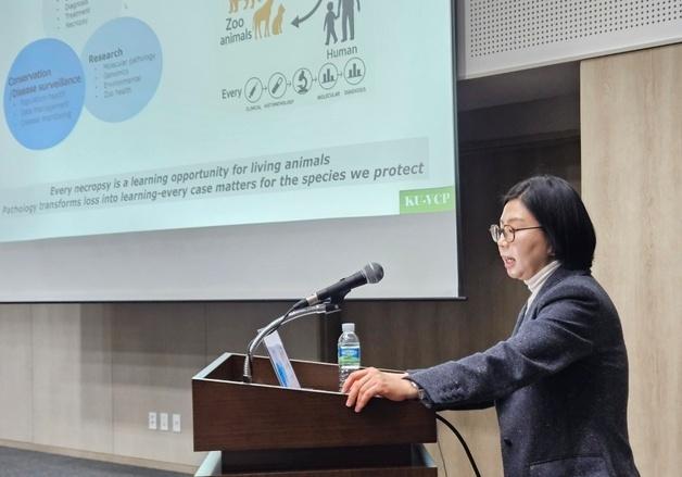 "동물원·수족관 동물들도 건강한 삶 위한 의료복지 고민해야"