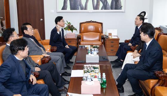 여야, 예산안 담판 실패…오후 원내대표 추가 협상 재시도