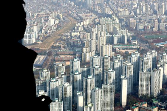 서울 아파트 2개월 연속 낙찰가율 100% 넘겨…경매 열기 '계속'