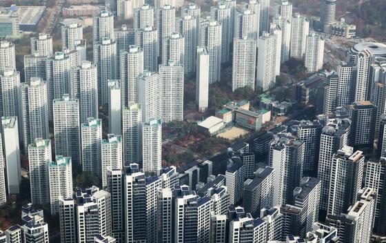 서울 집합건물 '임의경매' 한달 새 두 배↑…금리 부담·시장 위축