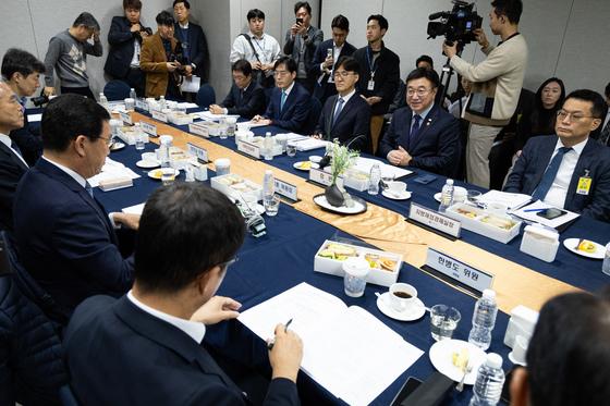 당정 "국정자원 복구 예산 증액…내년 지역상품권 1조1500억 편성"