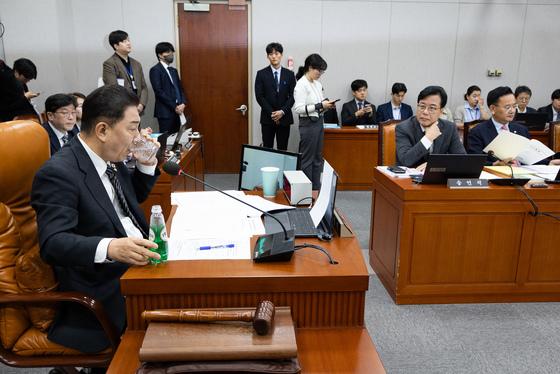 국힘 "김현지 지금이라도" 與 "원칙 안맞아"…여야 다시 협의