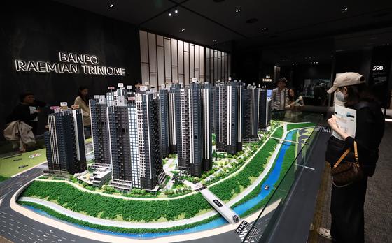 10월 청약 경쟁률 2배 반등…대출 규제에도 핵심지 흥행