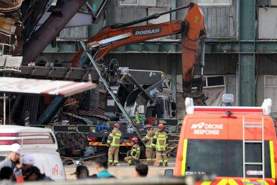 울산화력 '실종자' 아직 못 찾아…"무너진 철골 아래 있는 듯"