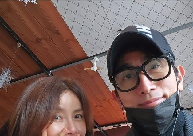 [단독] 차인표♥신애라, 며느리 본다…子 차정민, 대기업 前임원 딸과 29일 결혼