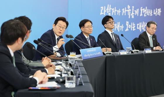 과학기술인 간담회, 발언하는 이재명 대통령