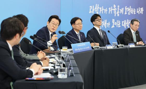 과학기술인 간담회, 발언하는 이재명 대통령