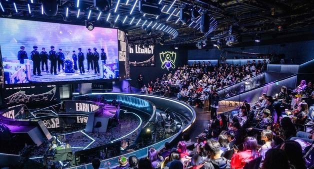 "페이커 그저 빛"…T1, 롤드컵 최초 '스리핏' 달성·통산 6승