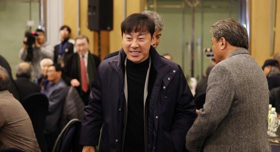대한축구협회, '선수 폭행 논란' 신태용 감독 조사 시작