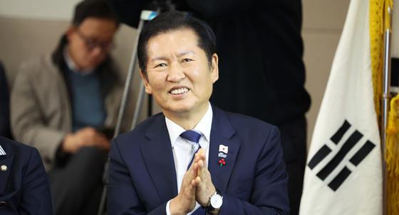 정청래, 이석연 만나고 상인·외식업계 간담회…연말 '분주'