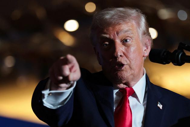 트럼프 "IS에 심각한 보복 있을 것…시리아 대통령 충격받아"