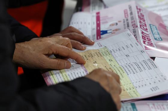 50세 이상 중고령자 66%, '정년 연장' 찬성…"희망 정년 66.3세"