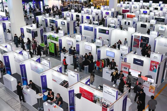 "스타트업이 AI만 있는건 아니죠"…컴업이 더 크려면