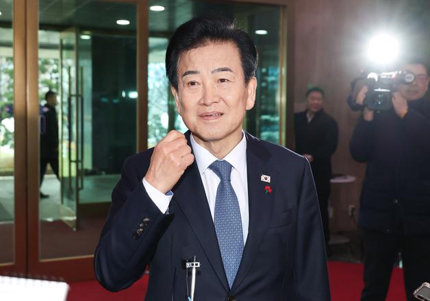 [뉴스1 PICK]정동영 장관, 통일교 금품 의혹 전면부인…'윤영호 한 차례 만났을 뿐'