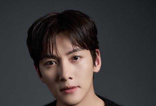 지창욱 "도경수만의 색다른 빌런 기대 컸다…순수·광기 공존" [N인터뷰]