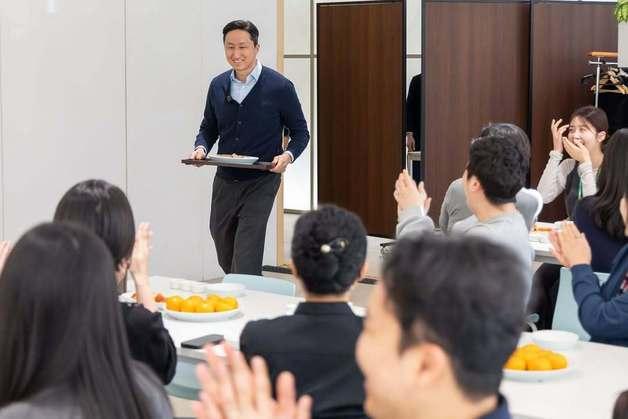 김장날 수육 들고 나타난 82년생 회장님…정기선 'MZ리더십' 눈길