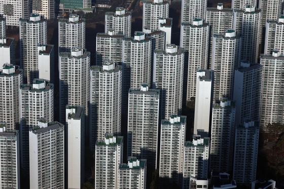 주식 팔아서 집 샀다…6·27 주담대 규제 후 서울 아파트로 1.6조 대이동  