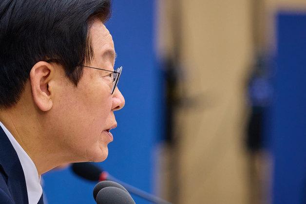 "K-푸드+ 수출 목표 상향해야" 대통령 지적에 농식품부 더 고삐 죈다