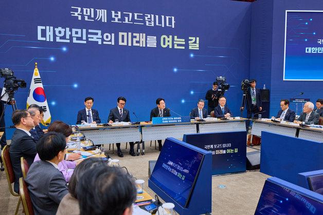 한동훈 "대통령 입에서 환빠? 환단고기 믿더라도 공석서 언급은 곤란" 