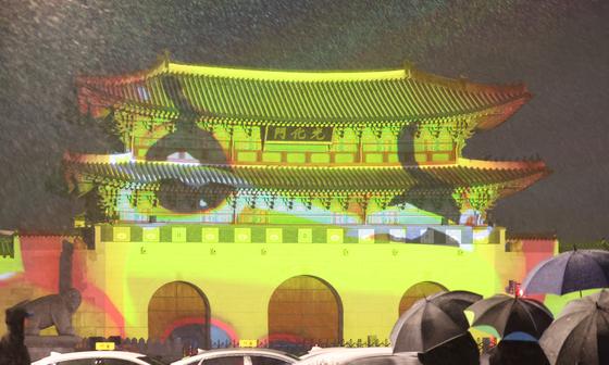 눈과 함께 시작된 서울의 겨울 축제 시즌