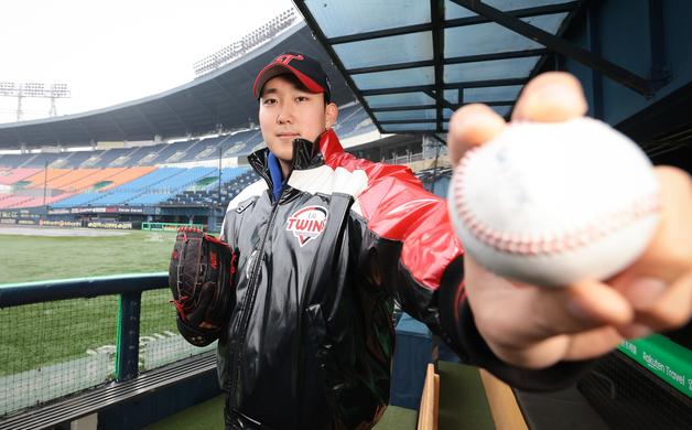 LG 차세대 에이스 손주영 "10년 차 내년엔 15승 하고 싶다"