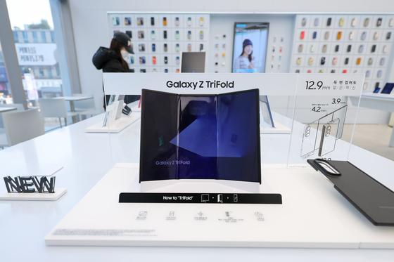 '원가 부담' 삼성폰 올해 전망 불투명…"AI·리소스 효율화로 돌파"