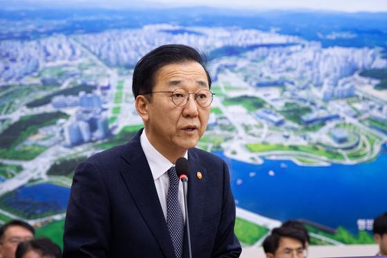 김윤덕 국토장관 "지방 미분양은 죽고 사는 문제…매입 서둘러야"