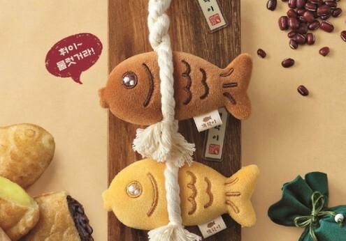 이디야커피, 붕어빵 액막이 키링 연말 굿즈 프로모션 진행