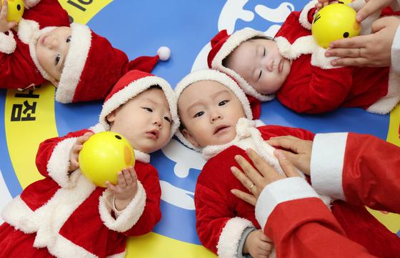 [뉴스1 PICK]크리스마스 앞두고 찾아온 아기 산타