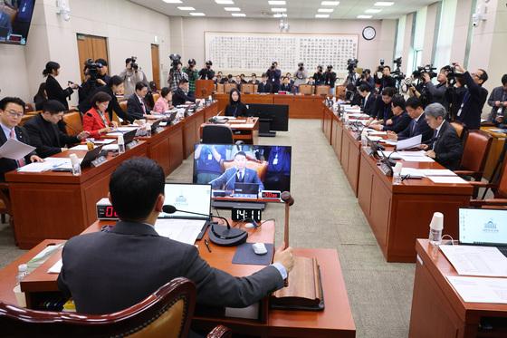 유아 영어학원 '4세·7세 고시 금지법' 여야 합의로 법사위 통과