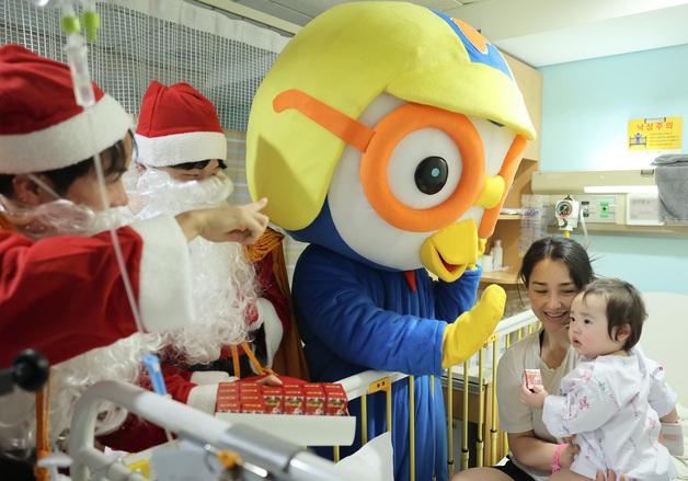 세브란스병원 남자간호사회, 어린이 환자에 성탄 선물 나눔 행사