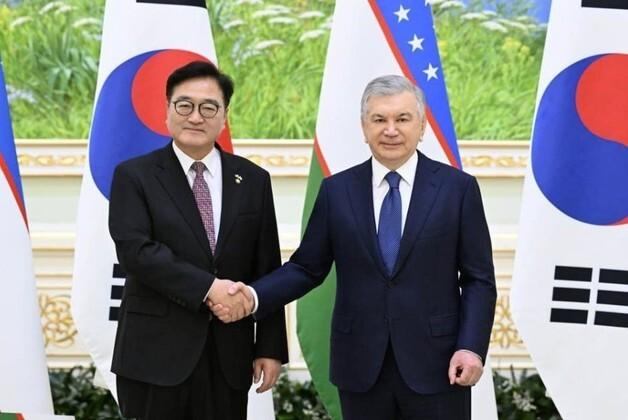 우즈벡 대통령 "코리아데스크 7일내 설치…李대통령 방문도 희망"