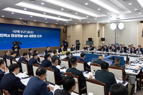 李대통령 "소수 강자가 시장질서 교란…걸리면 망하게 해야"