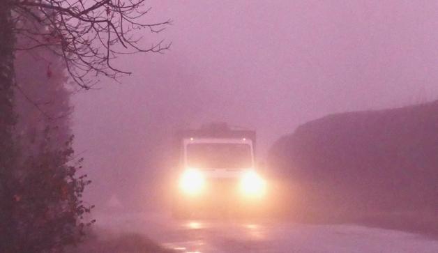 영국 하늘 덮은 '분홍빛 안개'…"광학적 현상일 뿐" 위험신호 아니라는데