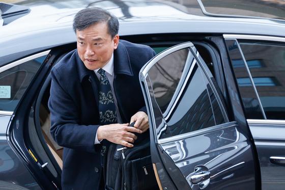 첫 출근 김종철 방미통위원장 "할 일 산적해 두려워"