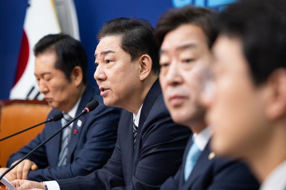 김병기 "尹 보면 술 많이 마시지 말아야 하는 이유 알아…국민 모욕"