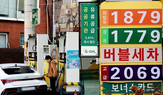 주유소 기름값, 다음 주 더 내린다…국제유가 하락 영향 