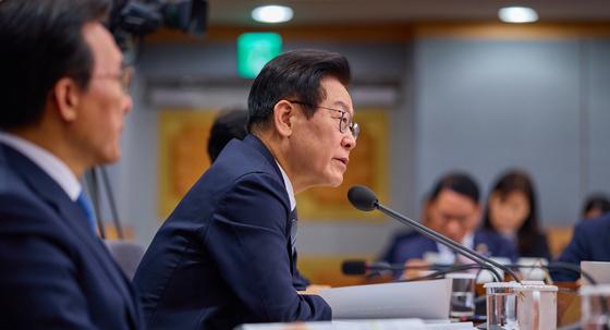 李 "韓·캄 경찰 합동작전…임무 완수 경찰관들 감사"