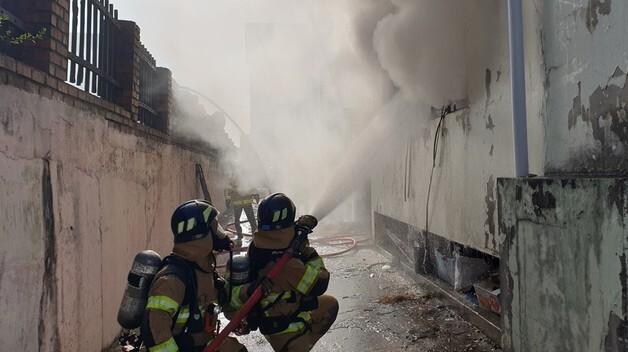 고령 비닐하우스·울진 아파트에 불…2명 경상