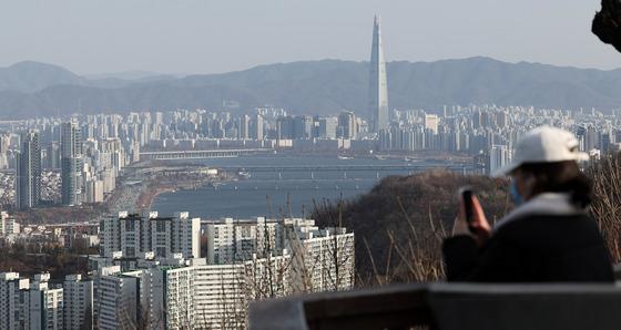 가구 평균 자산 5.7억, 집값이 끌어올렸다…서울 50대 자영업자 가장 부유