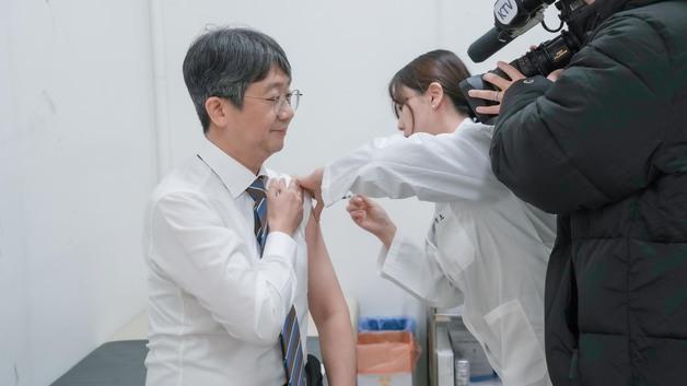 질병청장 "12월에도 독감 증가세…접종 서둘러야"