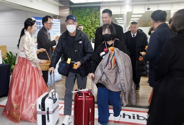 6년만에 다시 뜬 日후쿠오카 직항…"제주 방문 환영합니다"