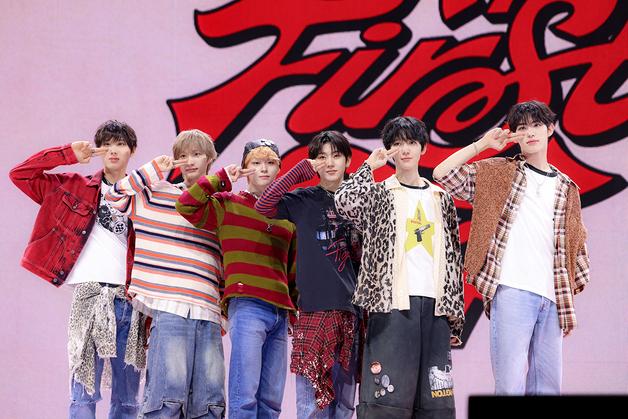 킥플립, 美 빌보드 스태프 추천 '베스트 K팝 25선' 선정