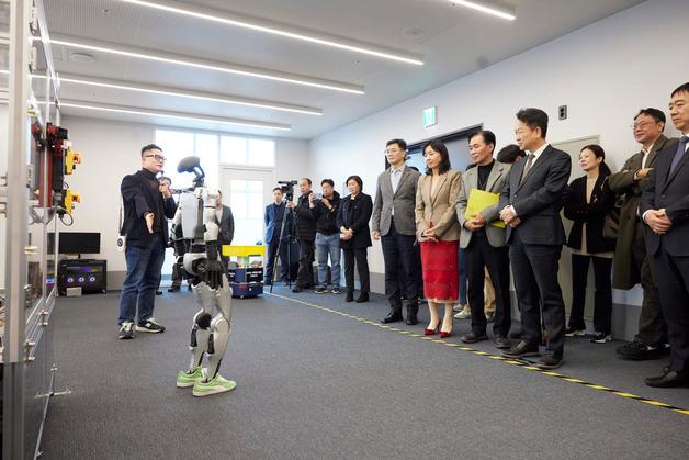 성남에 ‘피지컬AI 랩’ 개소…제조기업 AI 전환 선도