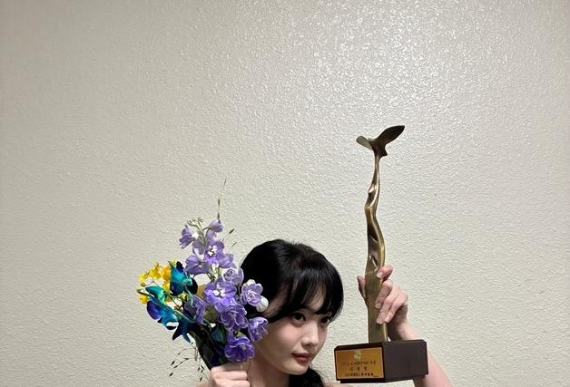 나현영, '2025 KBS 연예대상' 신인상 영예 "믿고 보는 나현영 될 것"