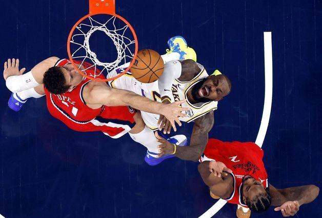 NBA 클리퍼스, 'LA 더비' 레이커스 완파…5연패 탈출