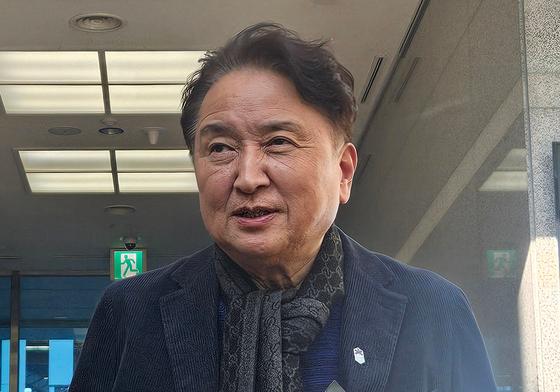두 번째 경찰 조사 마친 김영환 지사 "도민들께 부끄러운 짓 안해"