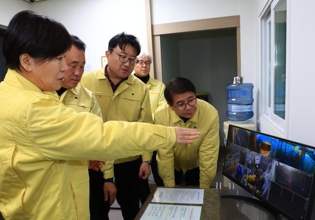 송미령 장관 "AI 위험도 높아져"…산란계농장 차단방역 당부